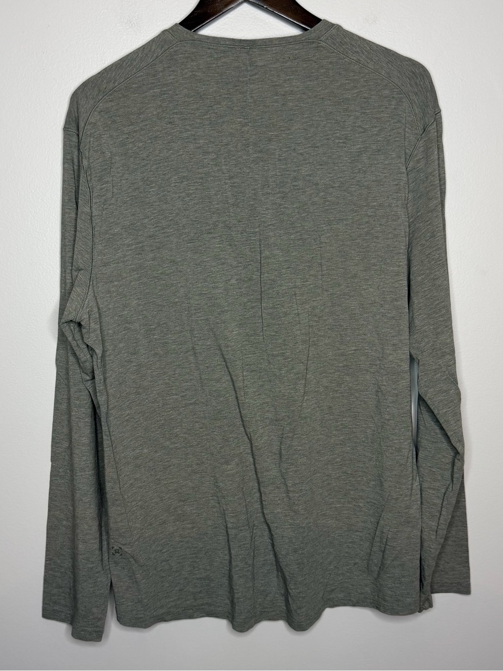 Lululemon 5 Year Basic Long Sleeve Heathered Gray Henley Mens L/XL - Picture 5 of 6